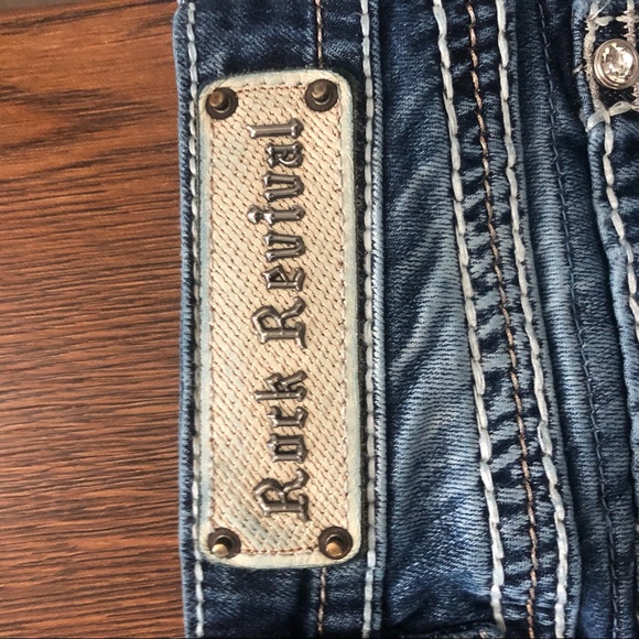 Size 26 mid rise skinny Shania Rock Revivals - Picture 6 of 6